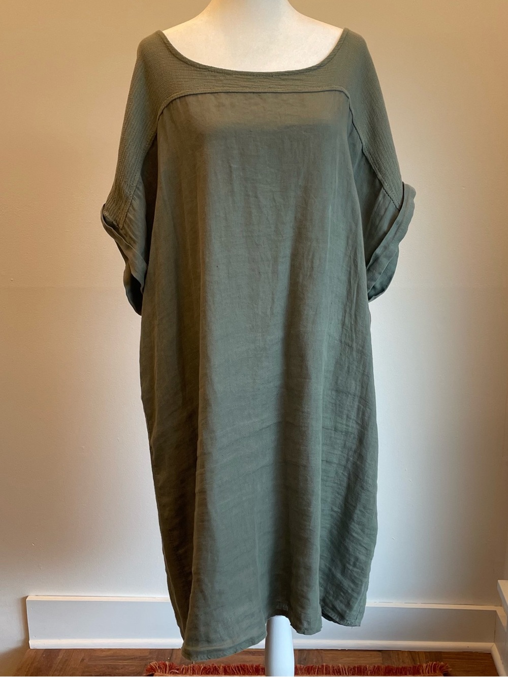 Relaxed Scoop Neck Olive Midi Dress
